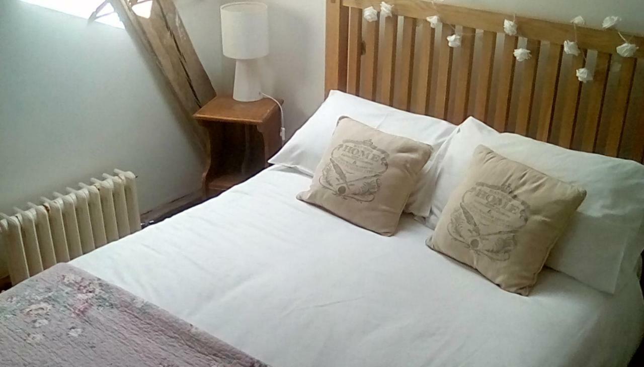 Chez Gondat Chambre D'Hotes Saint-Martial-sur-Isop Dış mekan fotoğraf